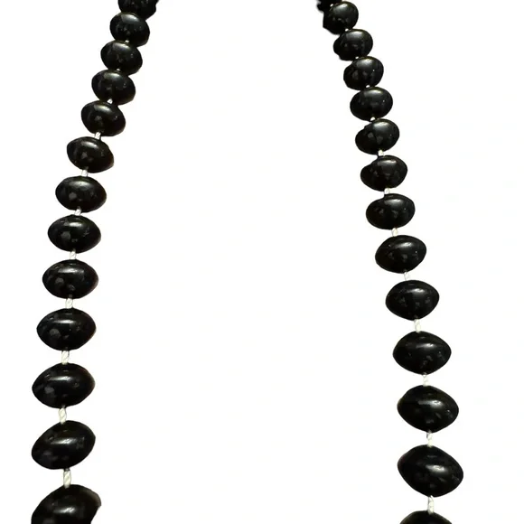 Vintage Black Bead Necklace - Picture 4 of 7